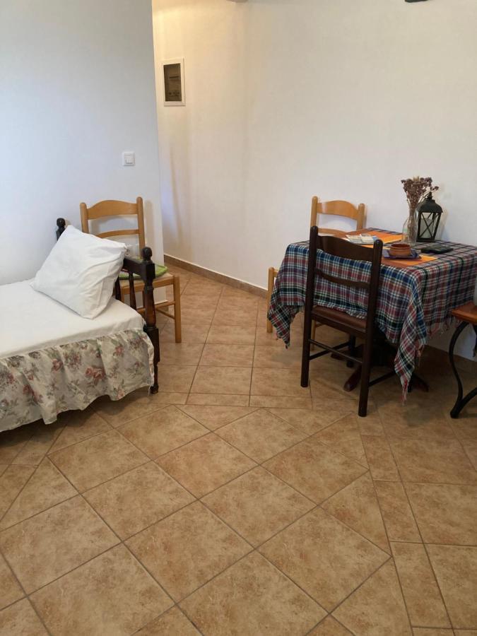 Agkyra Rooms Aladhinon Esterno foto