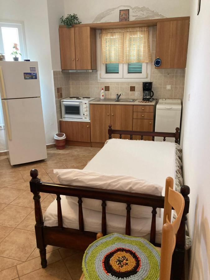 Agkyra Rooms Aladhinon Esterno foto